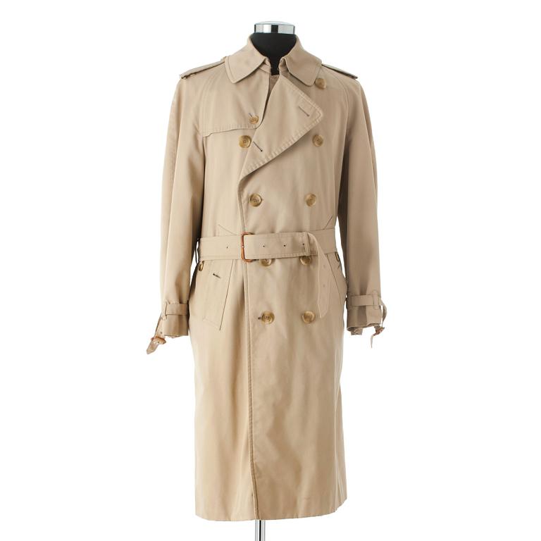 BURBERRY, trenchcoat.