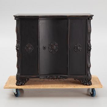 Cabinet/sideboard, Neo-Renaissance, first half of the 20th century.