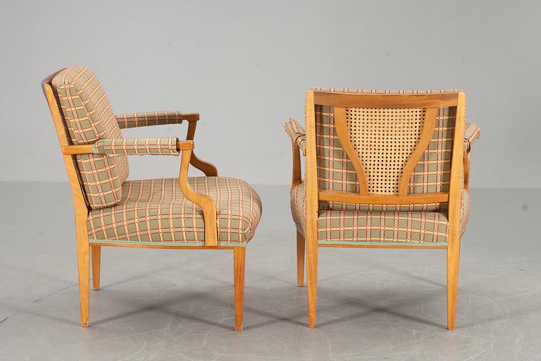 FÅTÖLJER, ett par, Josef Frank modellnummer 969.