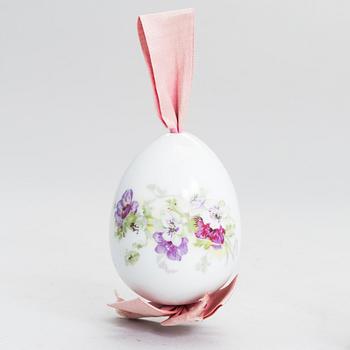 Ägg, porslin, kring sekelskiftet 1900.