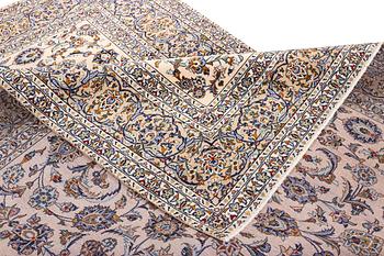A Keshan carpet, c. 333 x 233 cm.