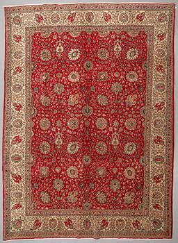 A carpet, Tabriz, ca 406 x 300 cm.