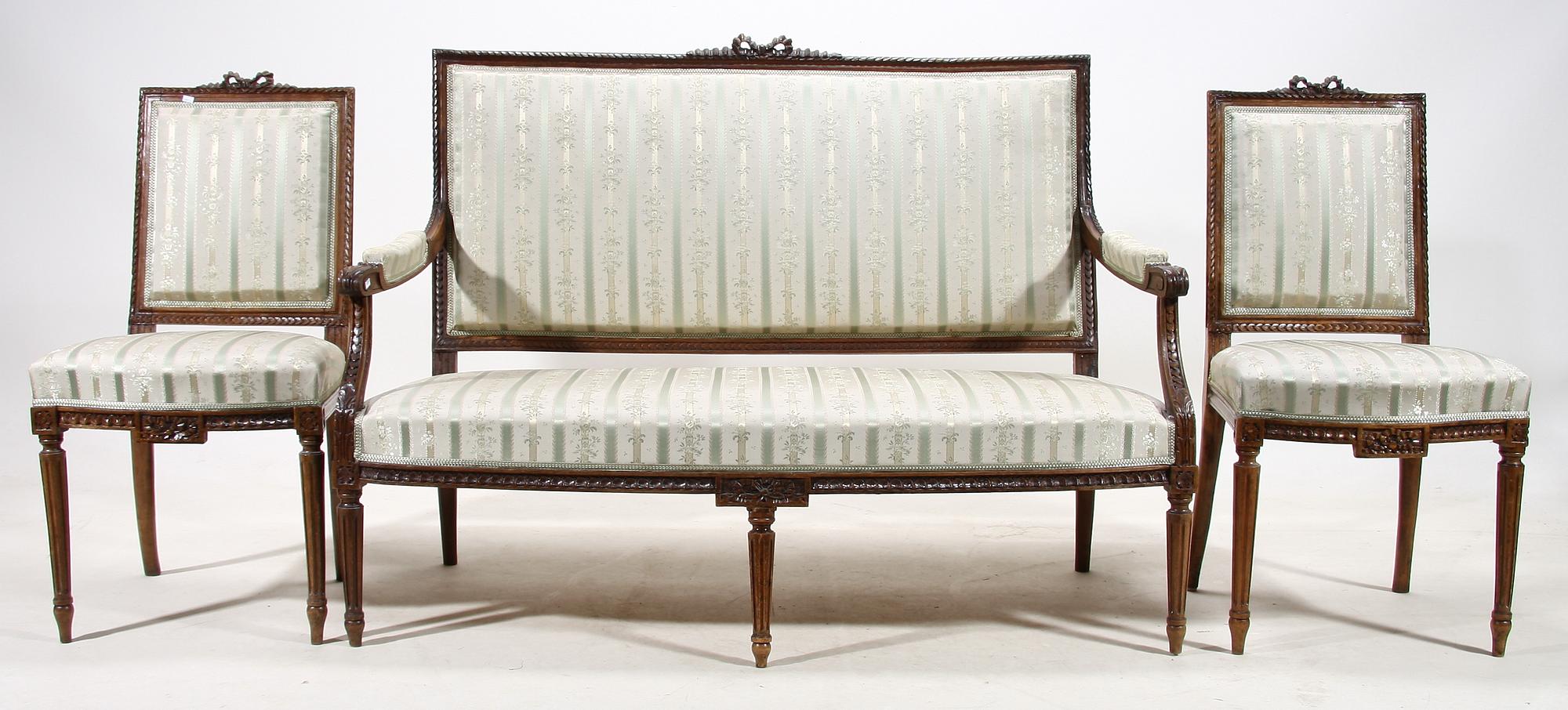 SALONGSGRUPP, 3 delar. Louis XVI-stil. Sekelskiftet 1900.