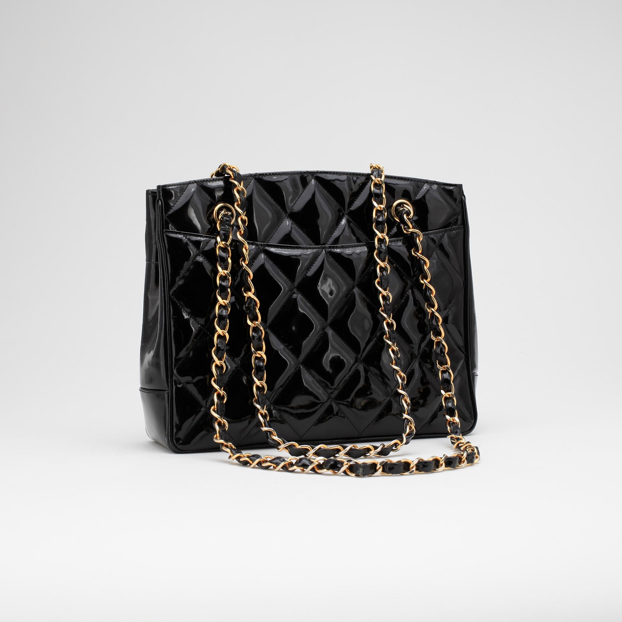 CHANEL, a black quilt leather shoulder bag, 1980's.