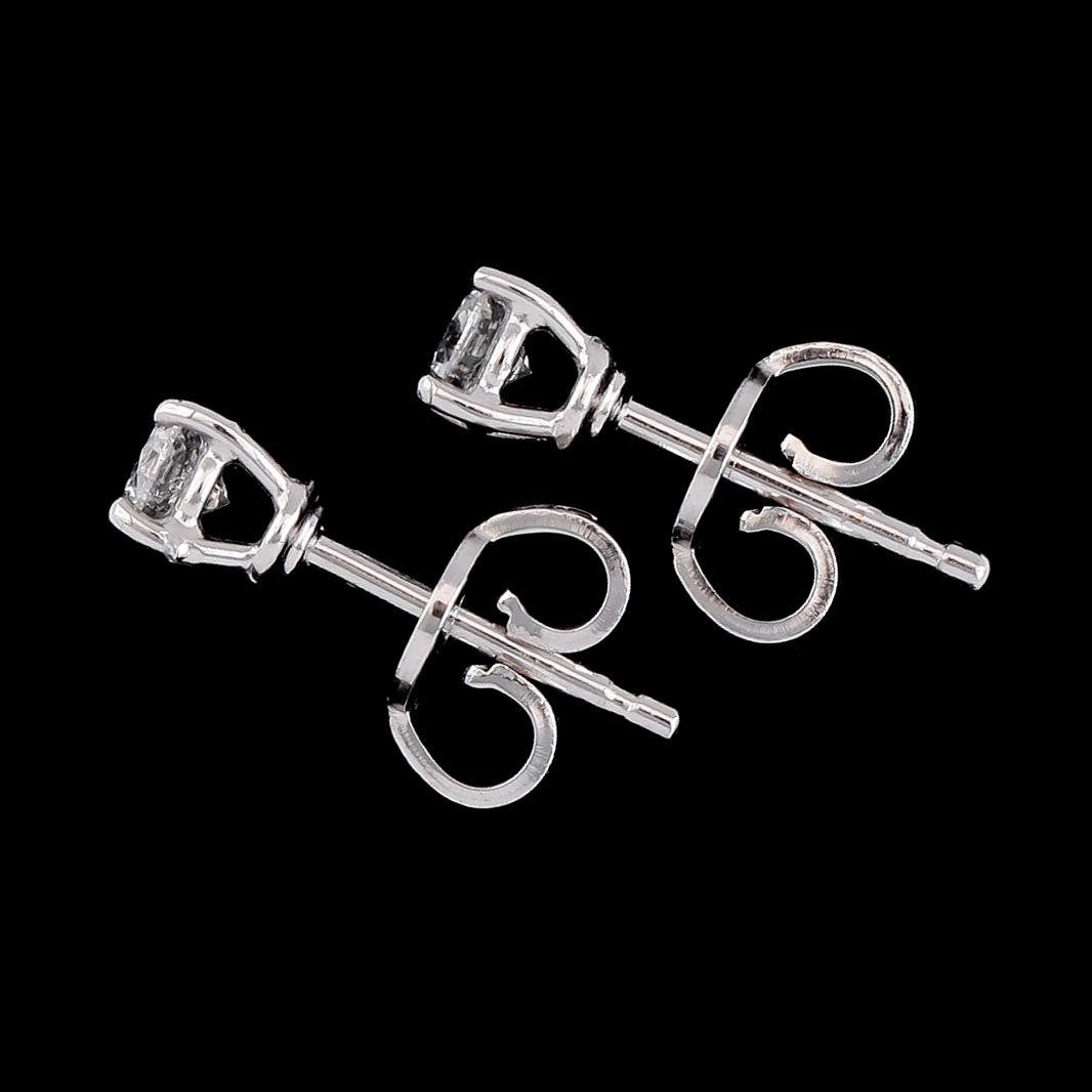 ÖRHÄNGEN, 1 par, 18K vitguld, briljantslipade diamanter tot ca 0.36 ct.
