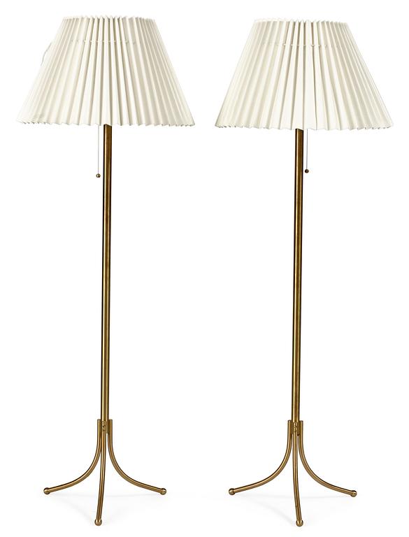 A pair of Josef Frank floor lamps, Firma Svenskt Tenn.