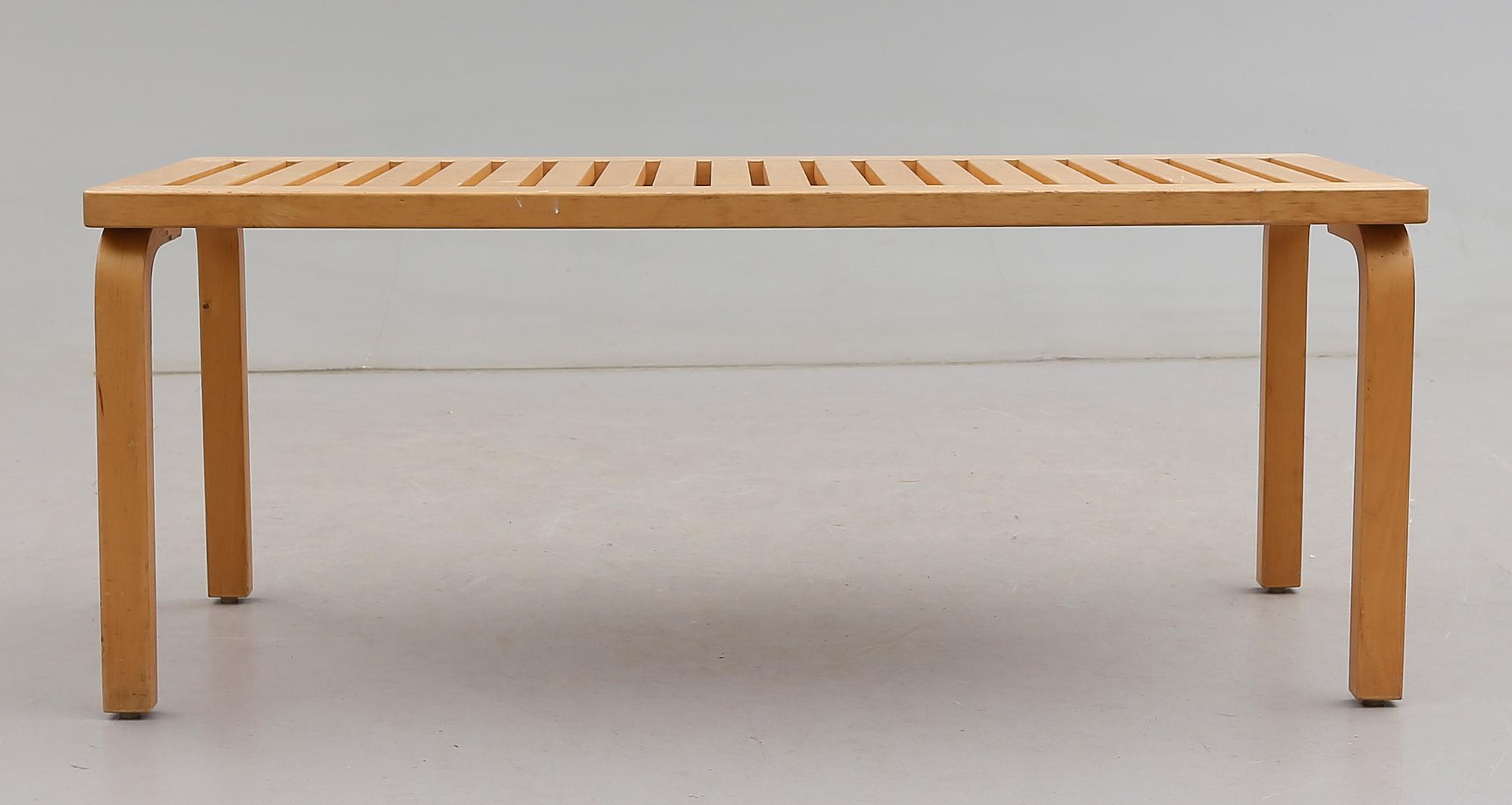BÄNK, modell 153A, Alvar Aalto, Artek, 1900-talets andra hälft.