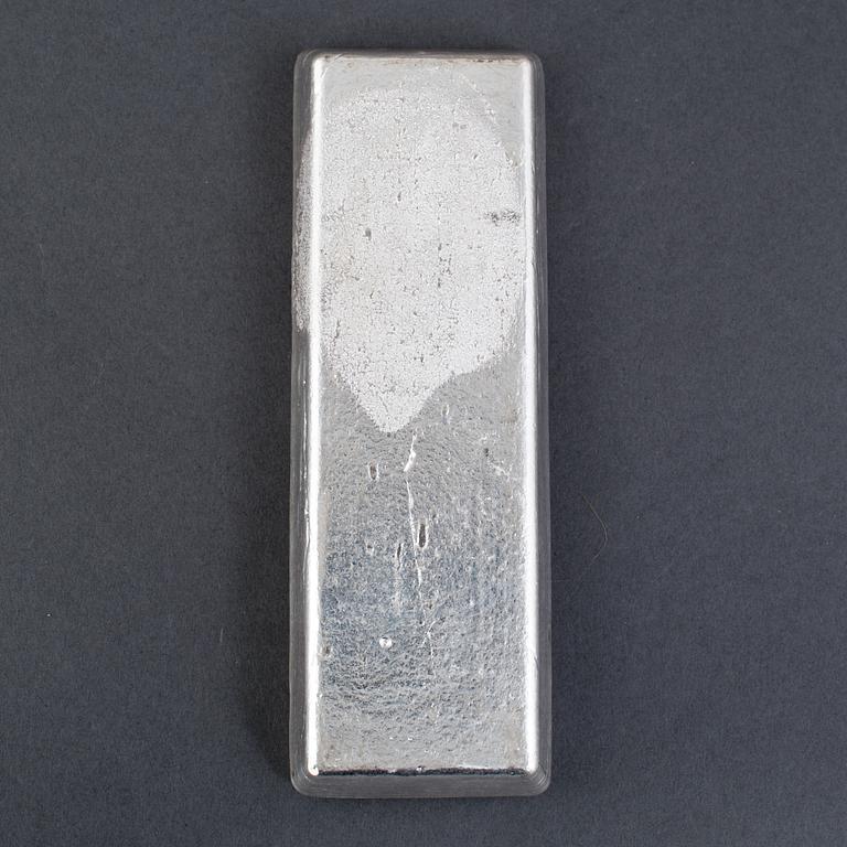 SILVERTACKA, 999,5 finsilver, Boliden, Sverige. Vikt ca 1 kg.