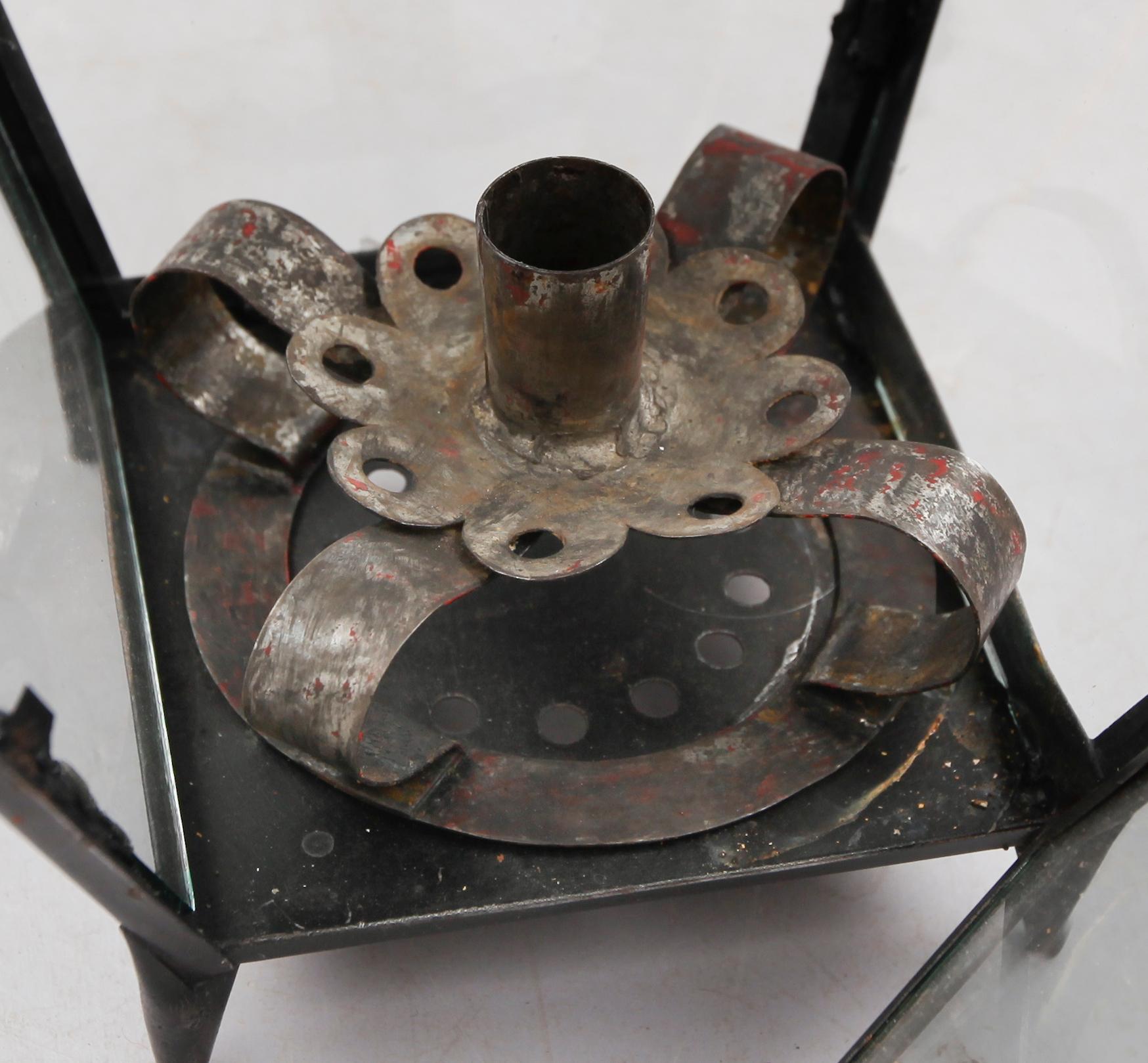 LYKTA, plåt, 1800-tal. Höjd ca 65 cm.