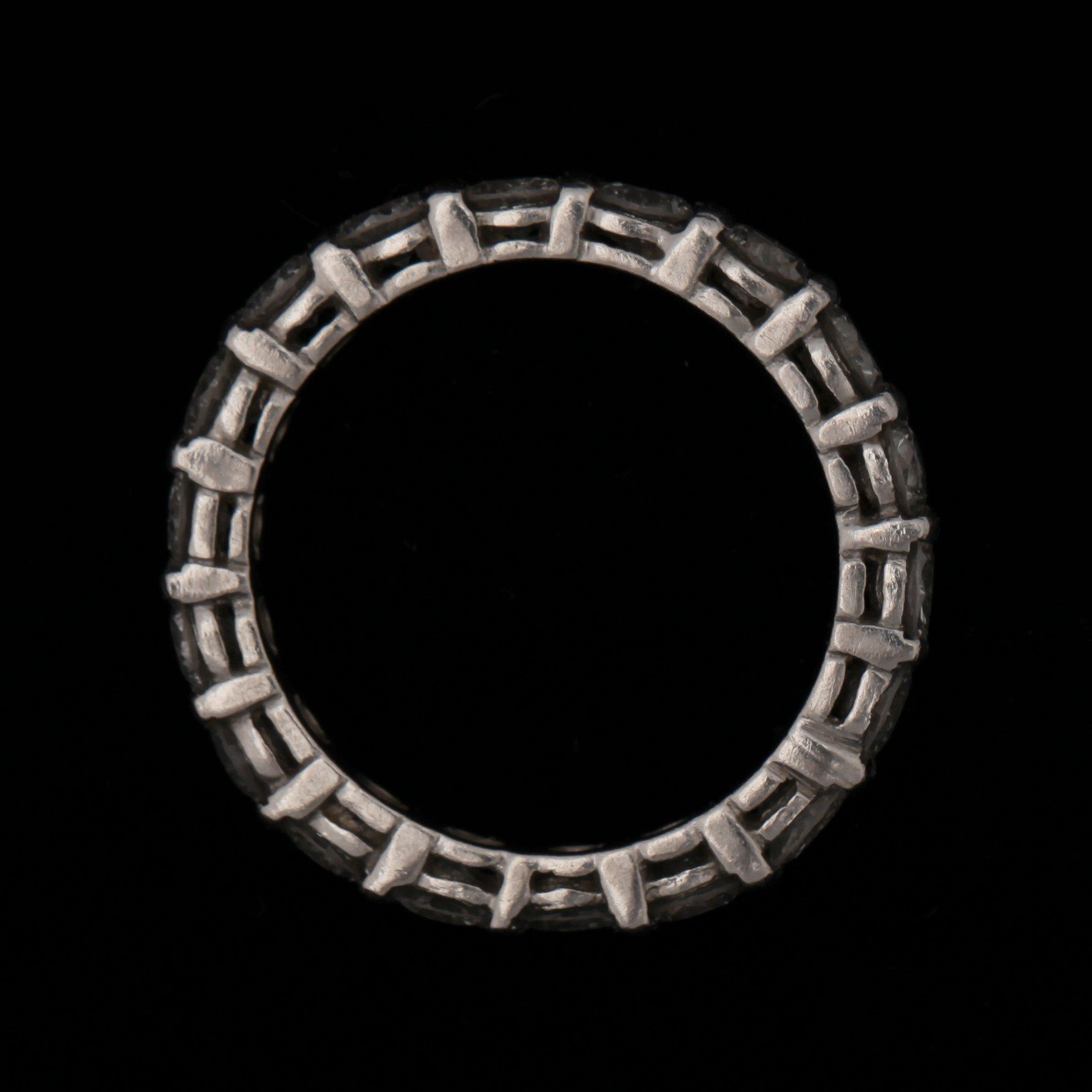 An eternity ring, set with brilliant cut diamonds, tot. app. 1.80 ct.