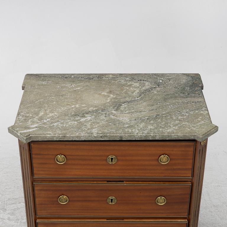 Chest of drawers, Gustavian style, late 19th century.