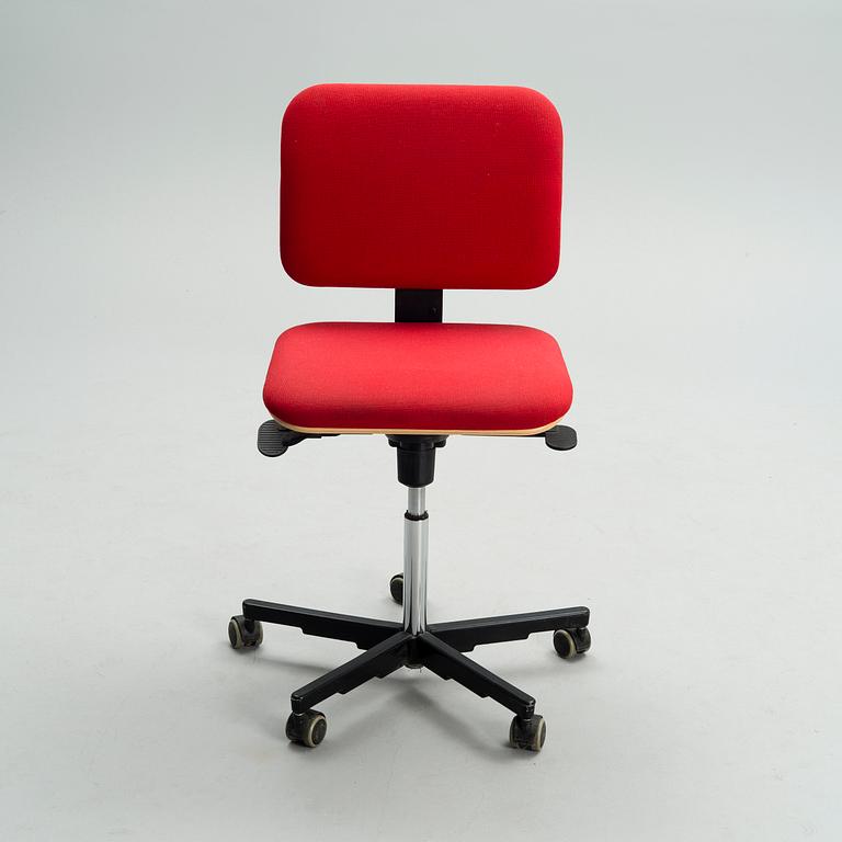 YRJÖ KUKKAPURO, KONTORSSTOL.