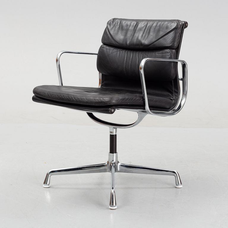 Charles & Ray Eames, an "EA 208 Soft Pad Chair", Herman Miller.