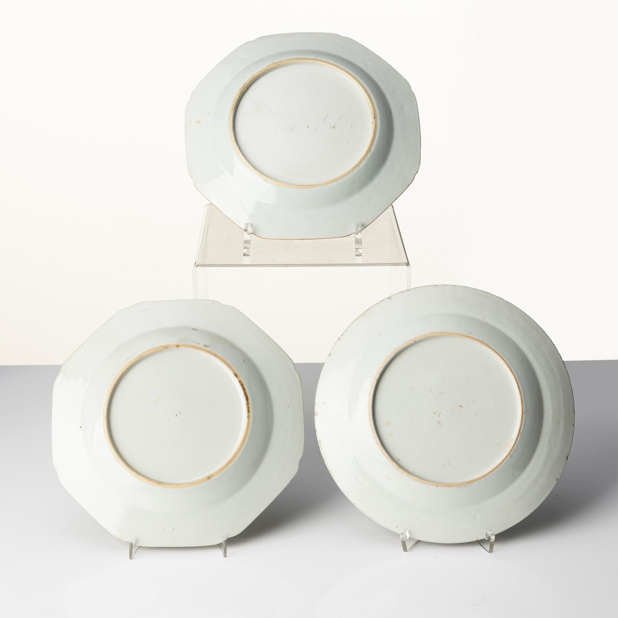 Tallrikar, nio stycken, kompaniporslin. Qingdynastin, Qianlong (1736-95).