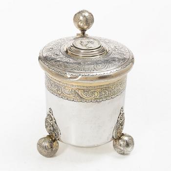 C.G. Hallberg, Dryckeskanna, silver, Stockholm 1928.