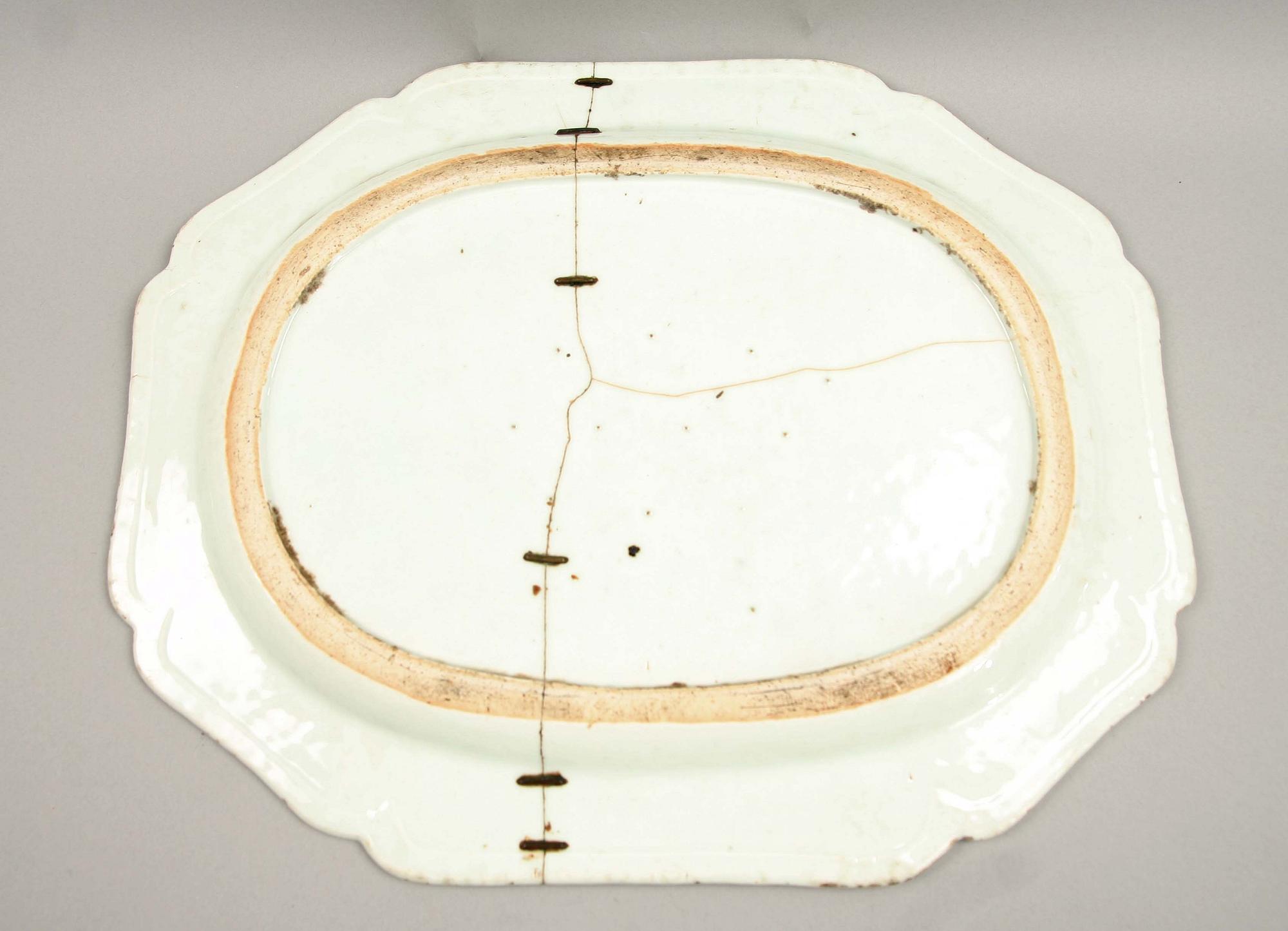 STEKFAT, porslin. Kina Qianlong, 1700-tal.