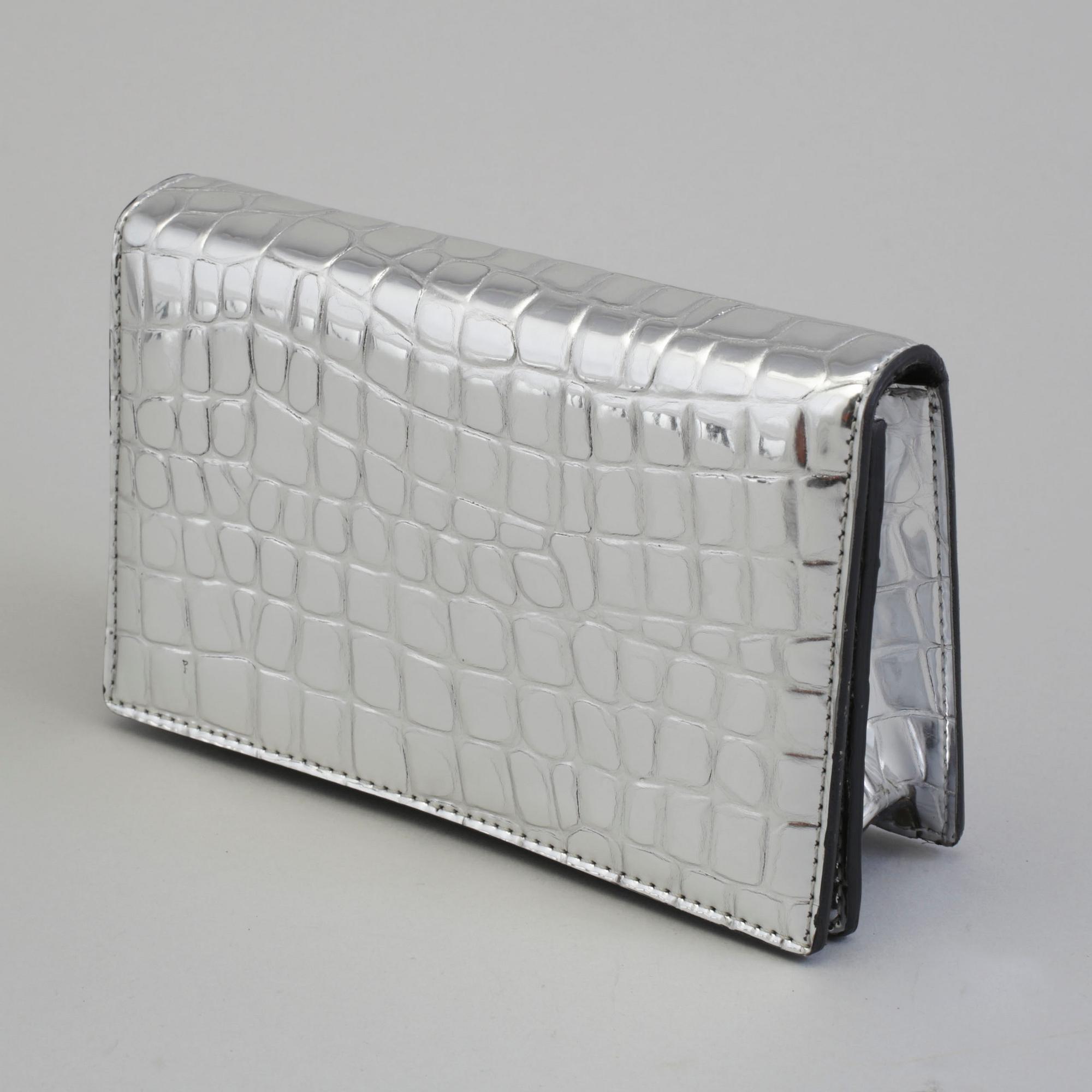 A bag by Stella Mc Cartney.