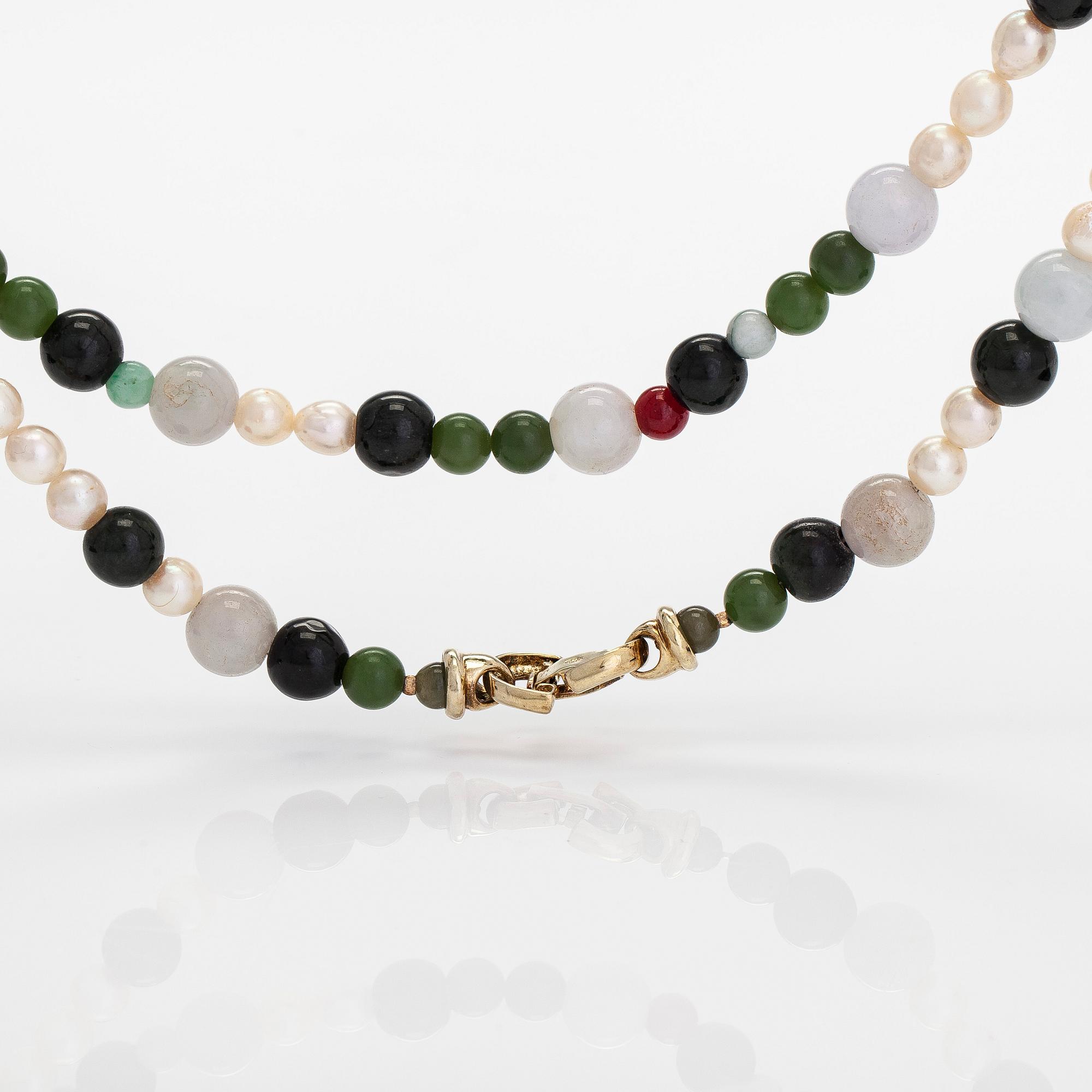 Halsband och 2 st armband, jadeit, odlade pärlor och rubinzoisit.