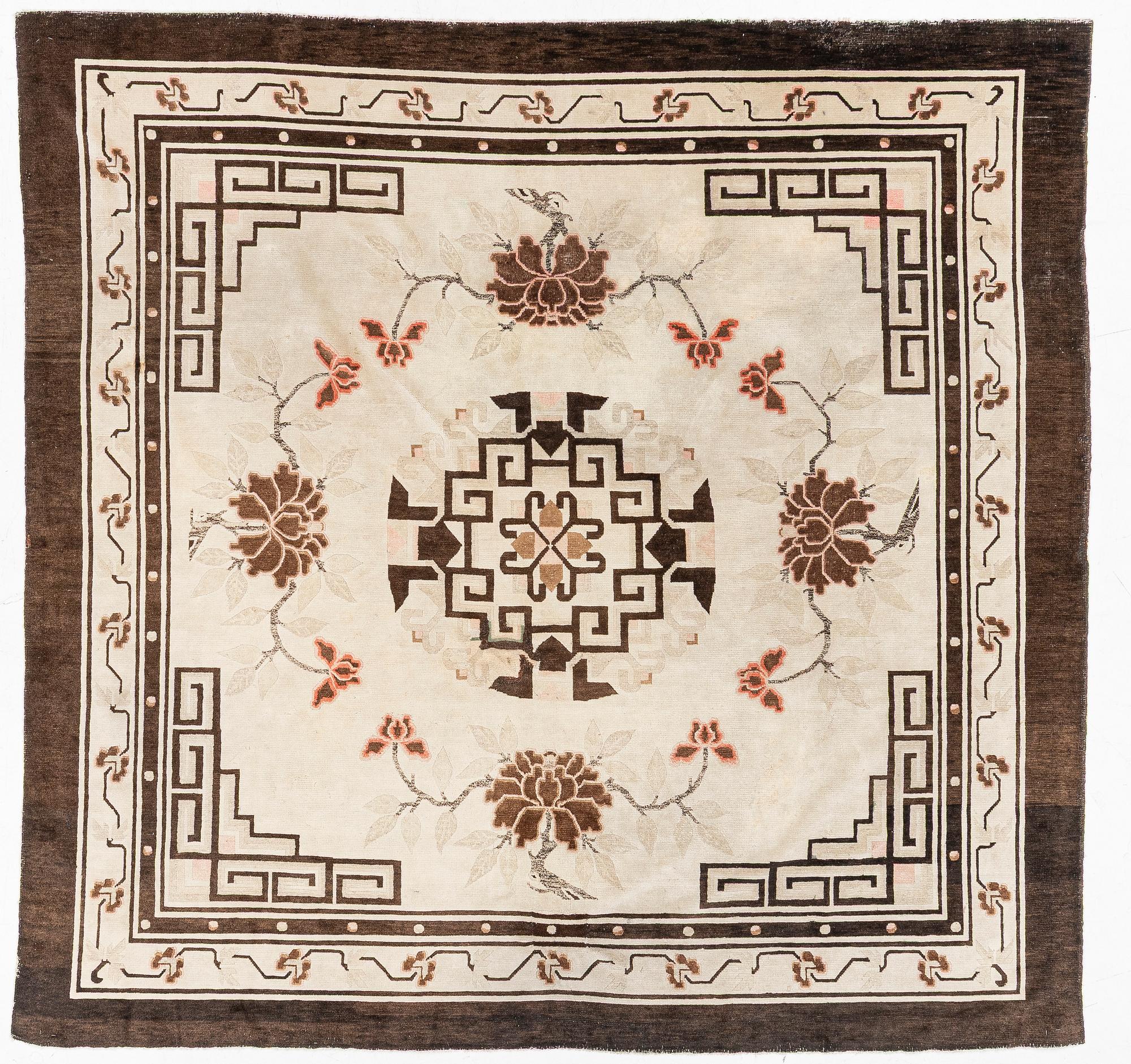 Matta, Peking, antik/semiantik ca 235 x 242 cm.