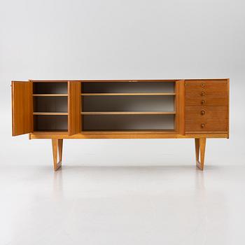 Yngvar Sandström, Sideboard, "Tokyo", ur Trivia-serien, Nordiska Kompaniet, 1900-talets andra hälft.