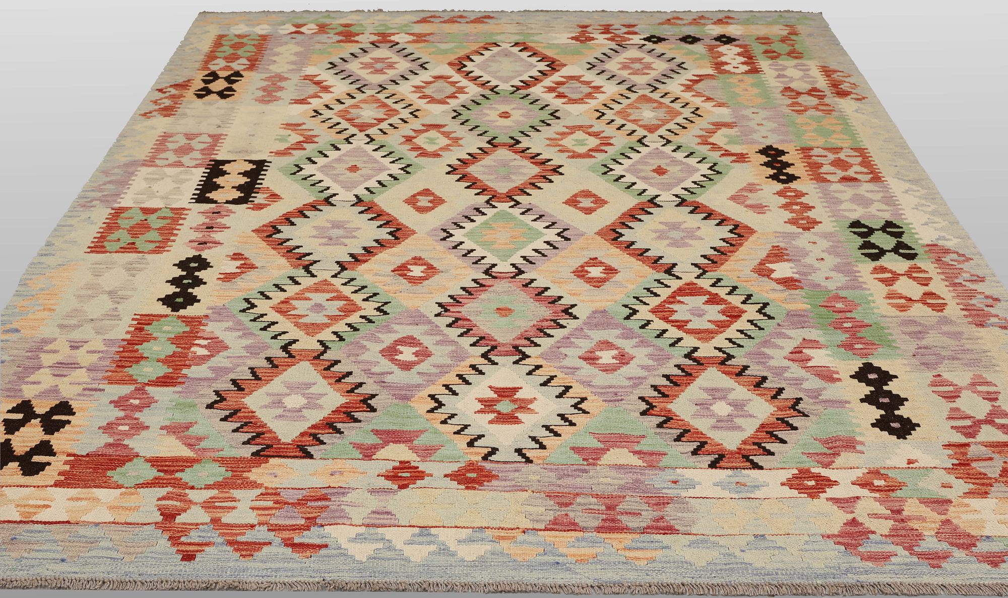 A Kilim carpet, approx. 293 x 202 cm.