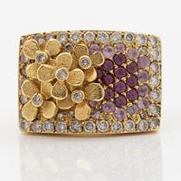 18K gold ring with pink sapphires and brilliant-cut diamonds.