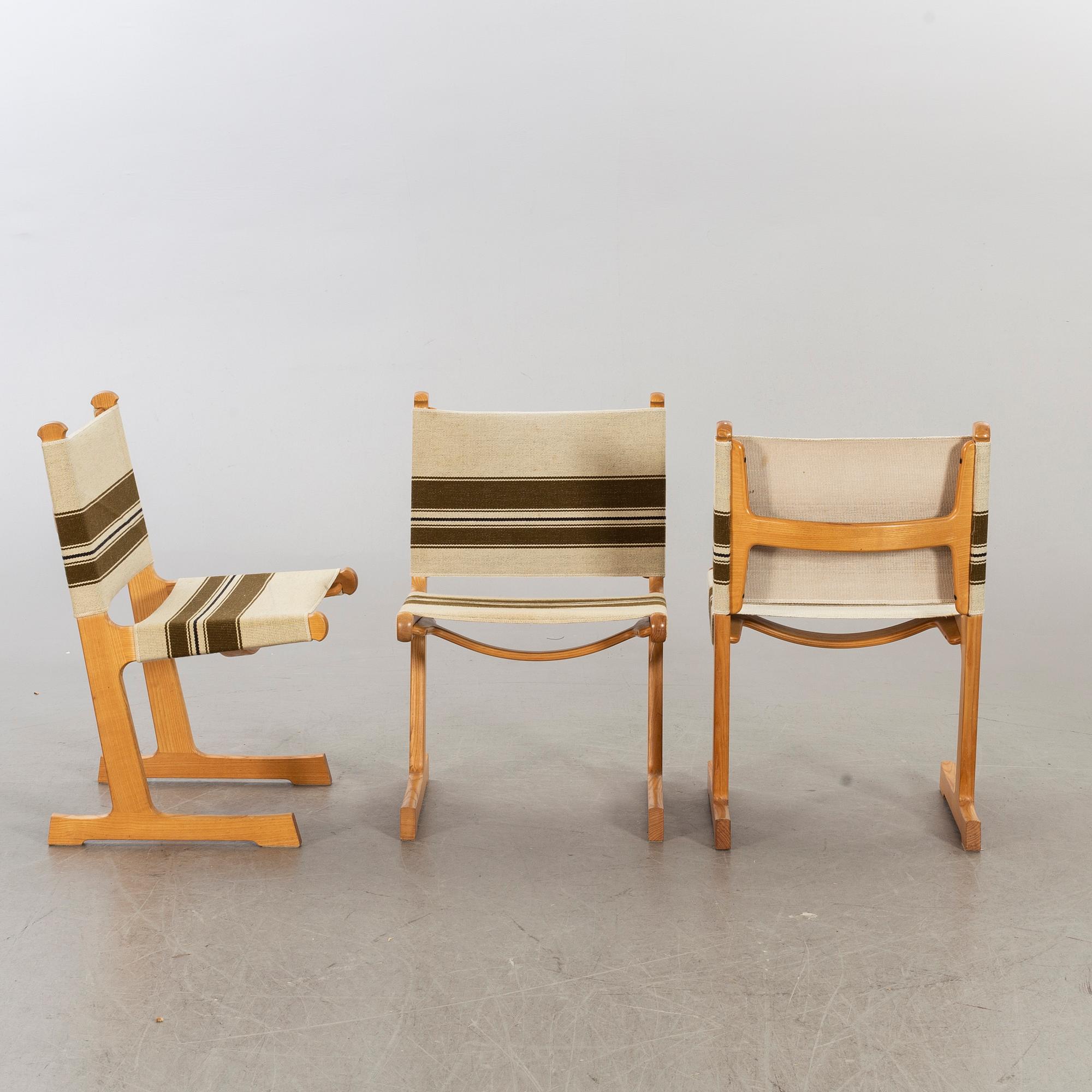 A late 20th century “Spisestue 594”, Ditte & Adrian Heath, France & Son dining table with 6 chairs.