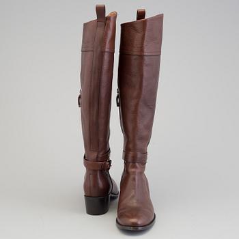 A pair of Ralph Lauren leather boots, size 8 B.