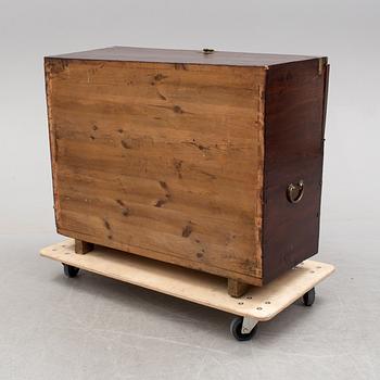 A Korean blanket chest. 19th Century.