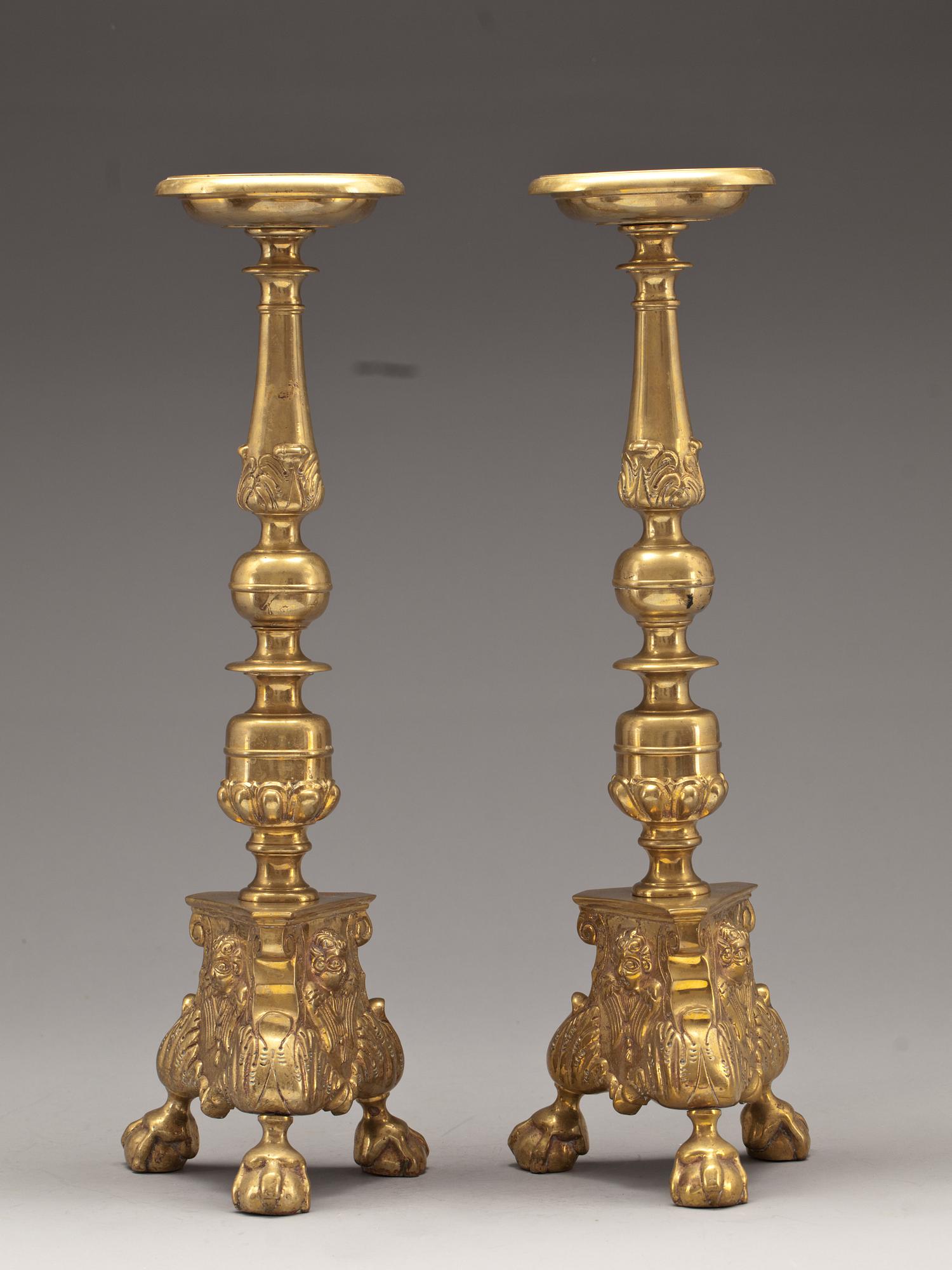 ALTARLJUSSTAKAR, ett par, barockstil, 1900-talets första hälft.