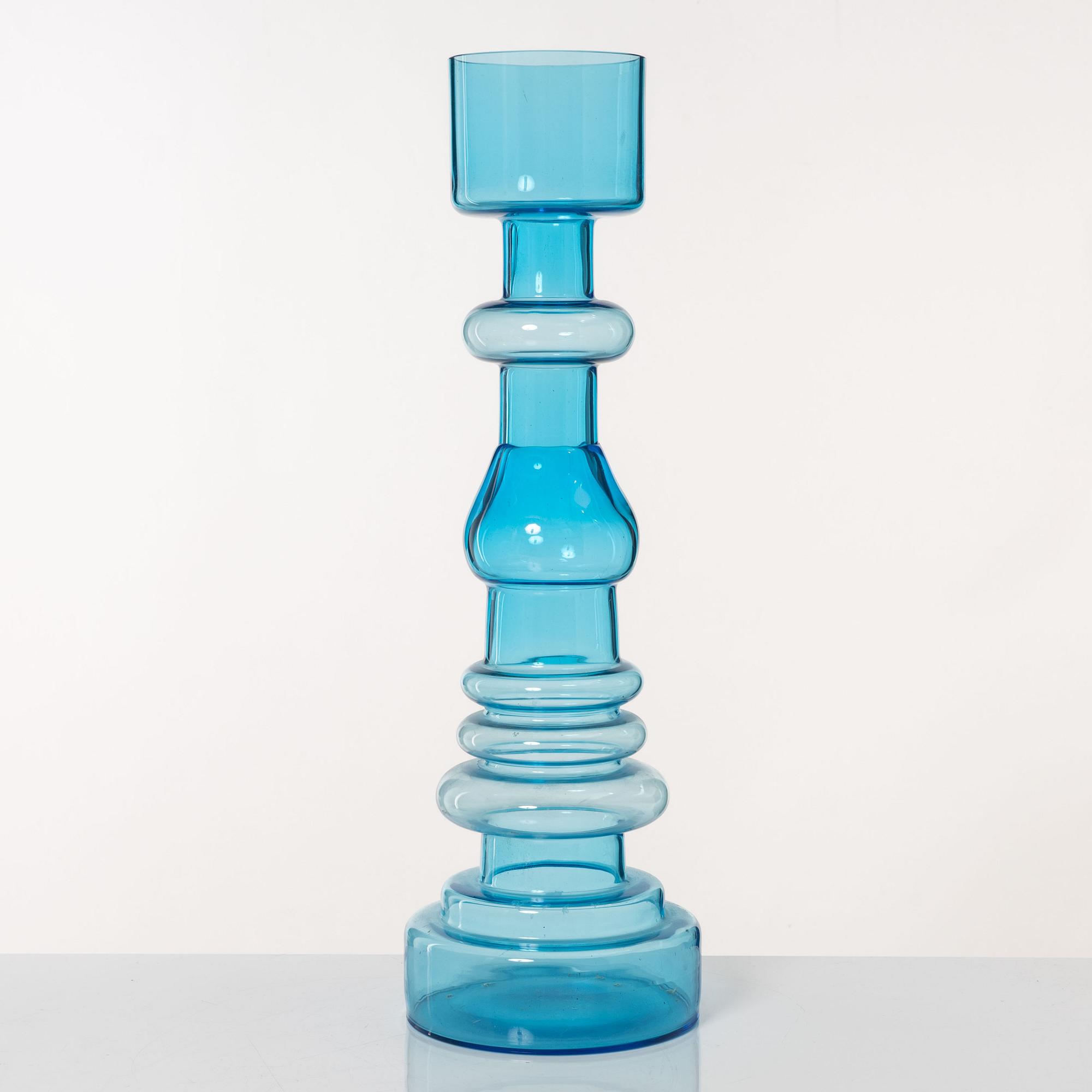 Oivo Toikka, a 'Lighthouse' glass vase, Nuutajärvi, Notsjö, Finland.