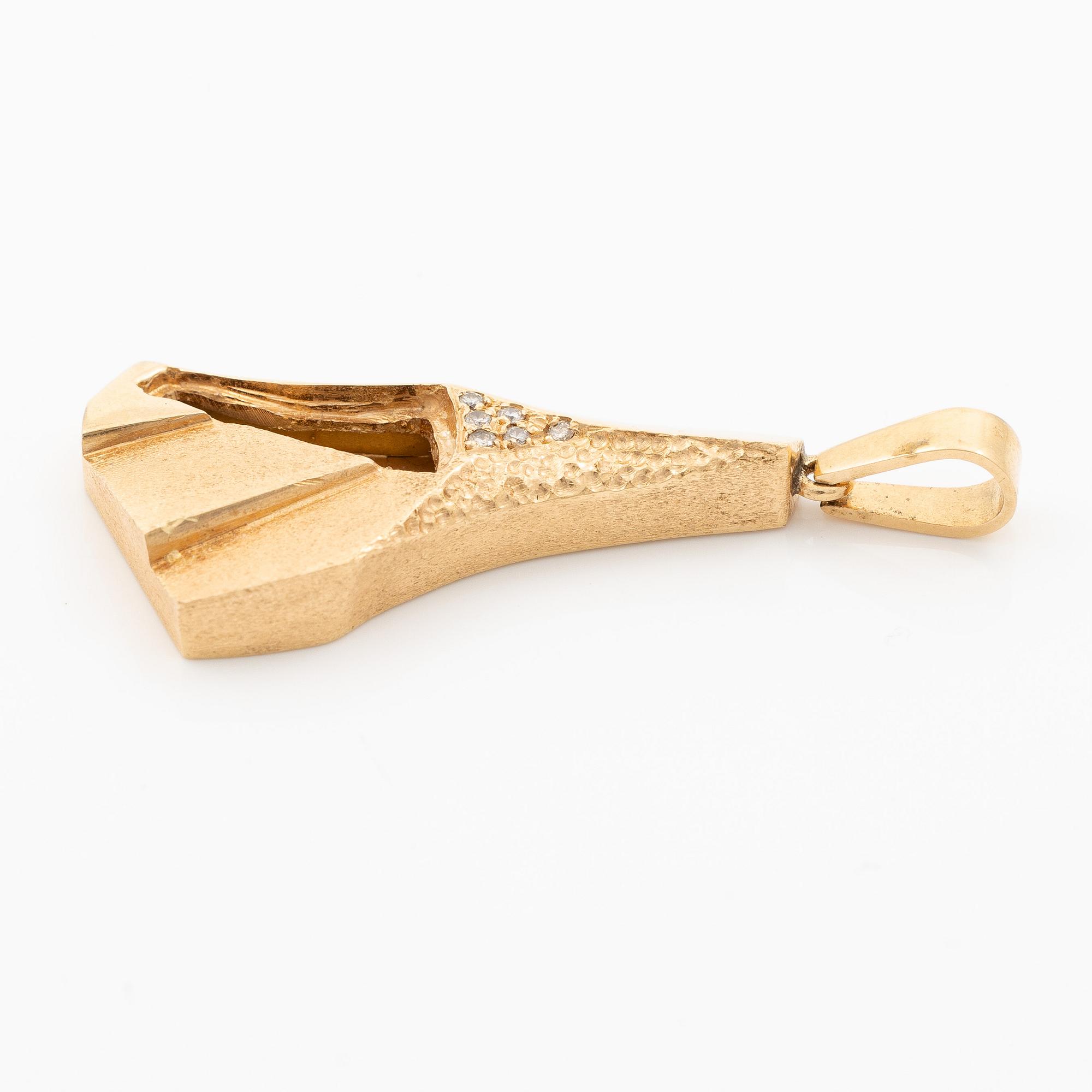 Pendant, 18K gold with small brilliant-cut diamonds.
