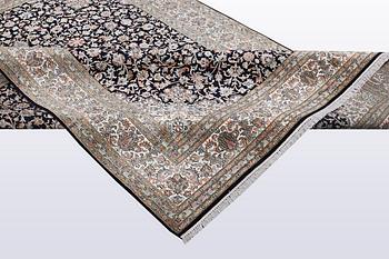 A carpet, silk Kashmir, ca 279 x 195 cm.