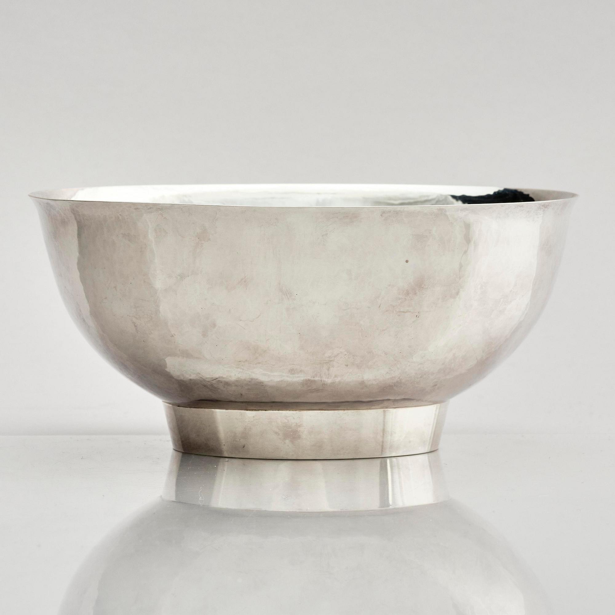 Sigurd Persson, skål på fot, sterling silver, Stockholm 1975.