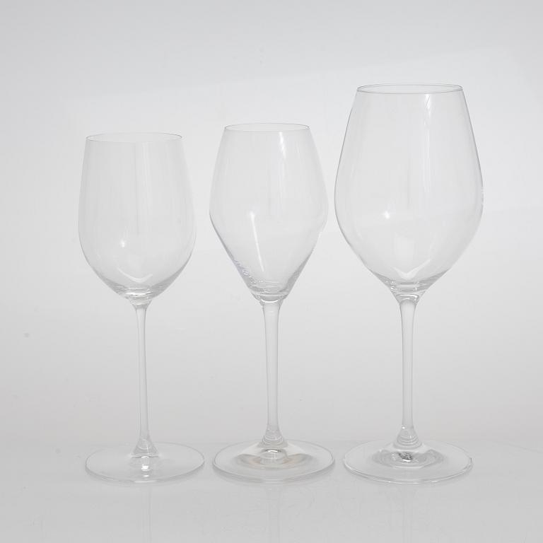 Lasisto, 29 osaa, suurinosa Riedel.