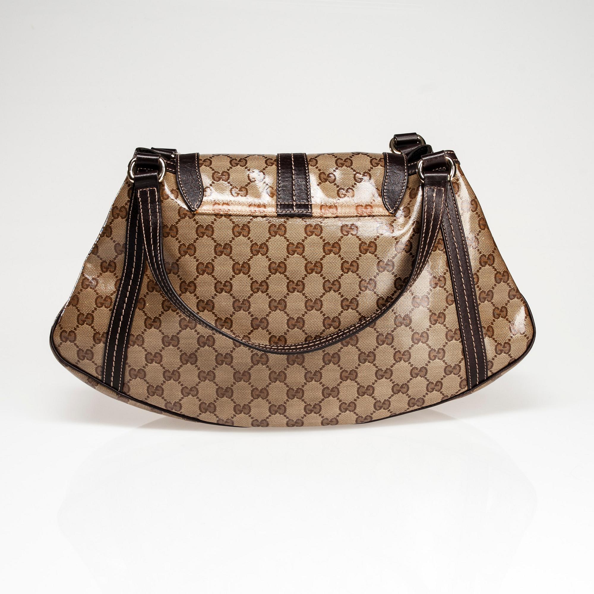 LAUKKU, Gucci.