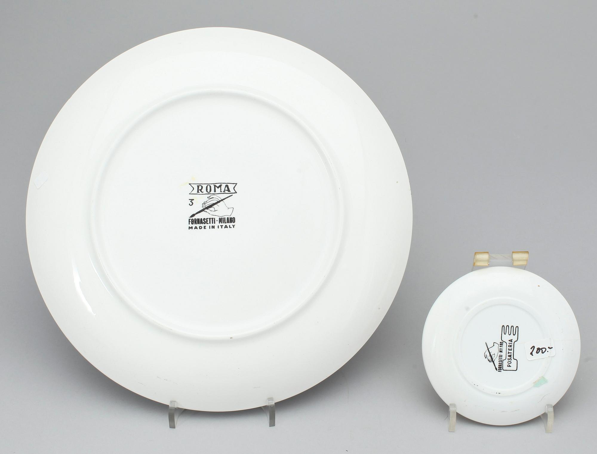 TALLRIKAR samt COASTERS, 2 + 4, flintgods, Fornasetti, Milano.