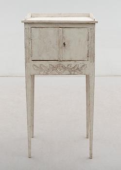 POTTSKÅP, 1800-talets första hälft.