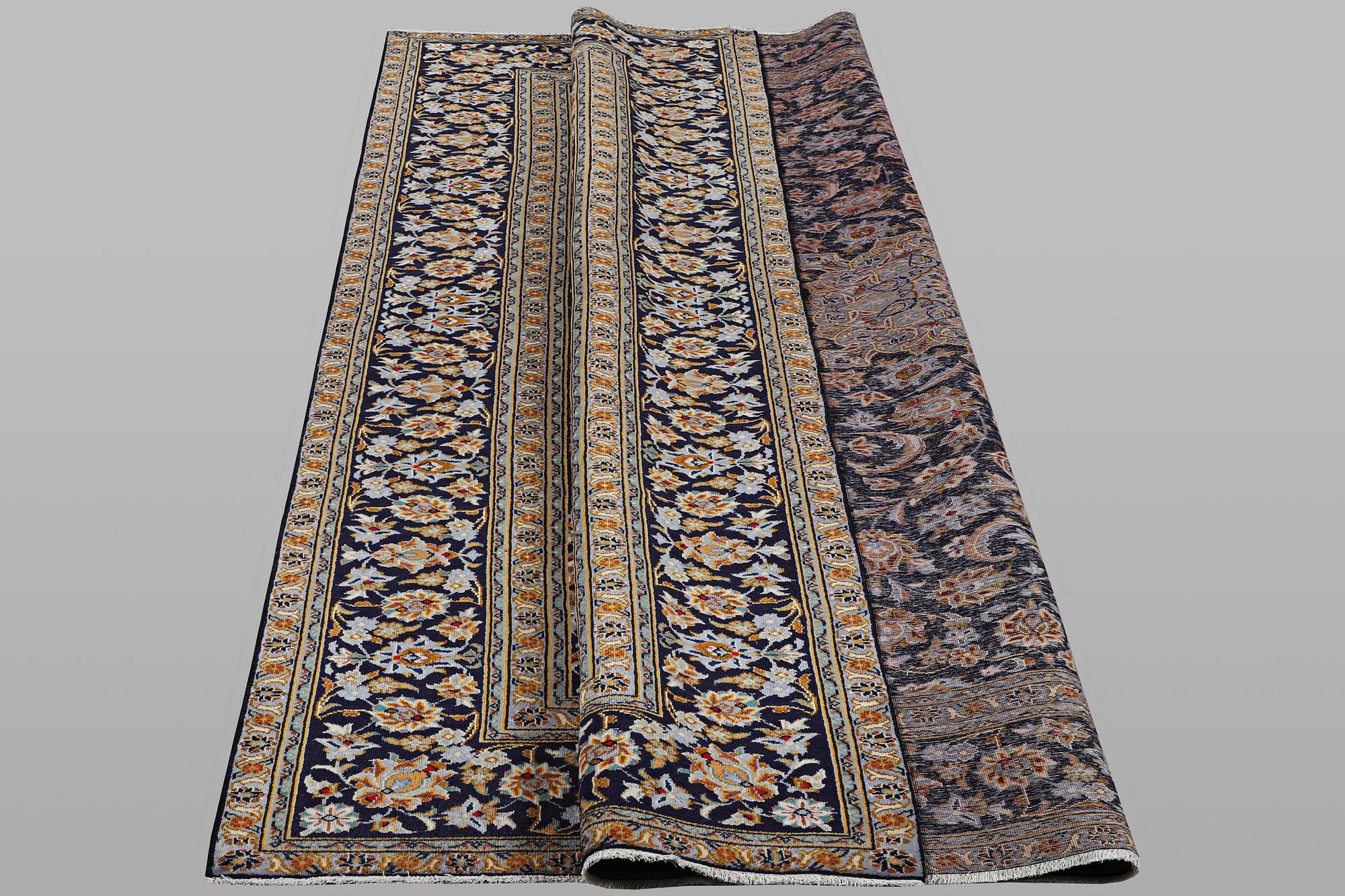 A carpet, Kashan, ca 348 x 237 cm.