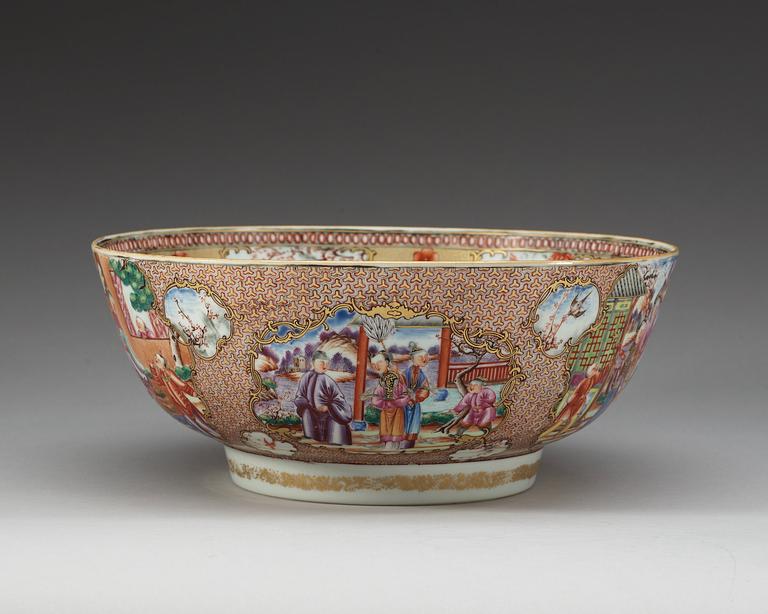 A famille rose punch bowl, Qing dynasty, Qianlong (1736-95).
