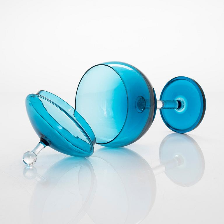 Nanny Still, A mid 20th century "Harlequin" sugar bowl and cream jug for Riihimäki Glassworks, Finland.