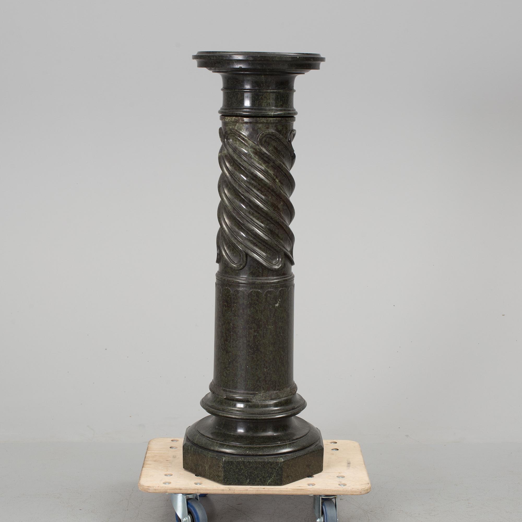 A MARBLE PEDESTAL, late 19th century.