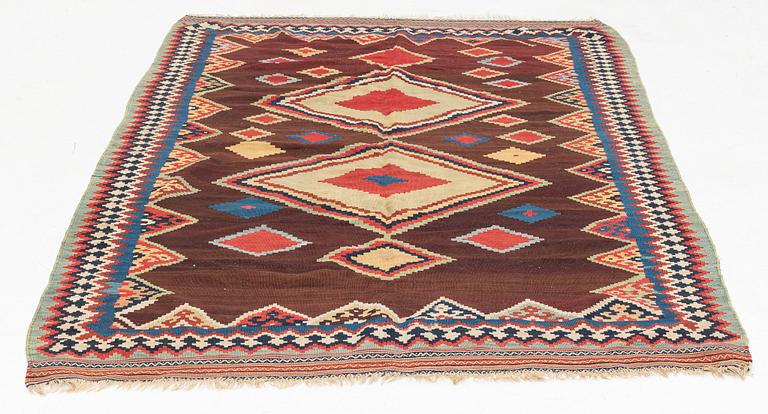 Antique Qashqai kilim carpet, ca 260 x 157 cm.