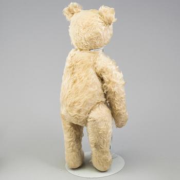 a German Steiff teddybear from the 1920's.