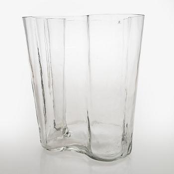 Alvar Aalto, maljakko, 3031, signeerattu Alvar Aalto, 1960/70-luku.