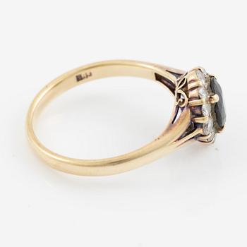 Ring, carved, 14K gold with sapphire and brilliant-cut diamonds.