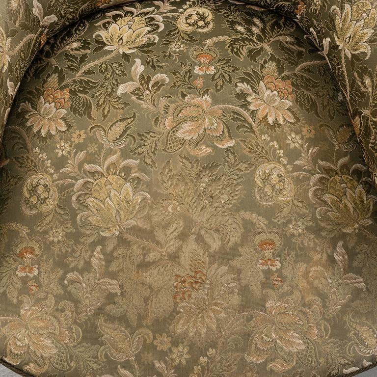 SCANDINAVIAN DESIGN, an upholstered easy chair, 1940's/1950's.