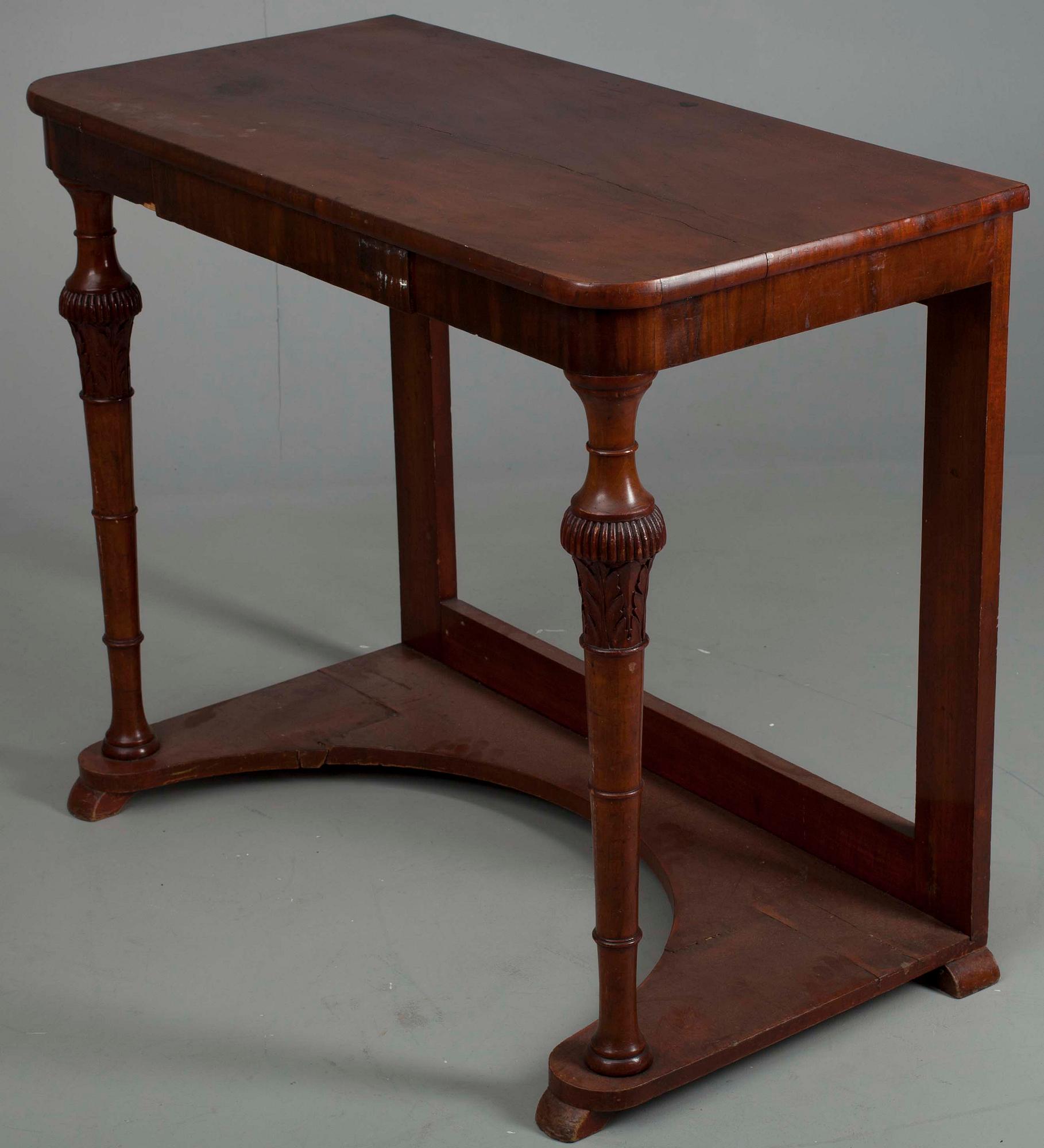 KONSOLBORD, mahogny, senempire Ryssland 1820-1830.