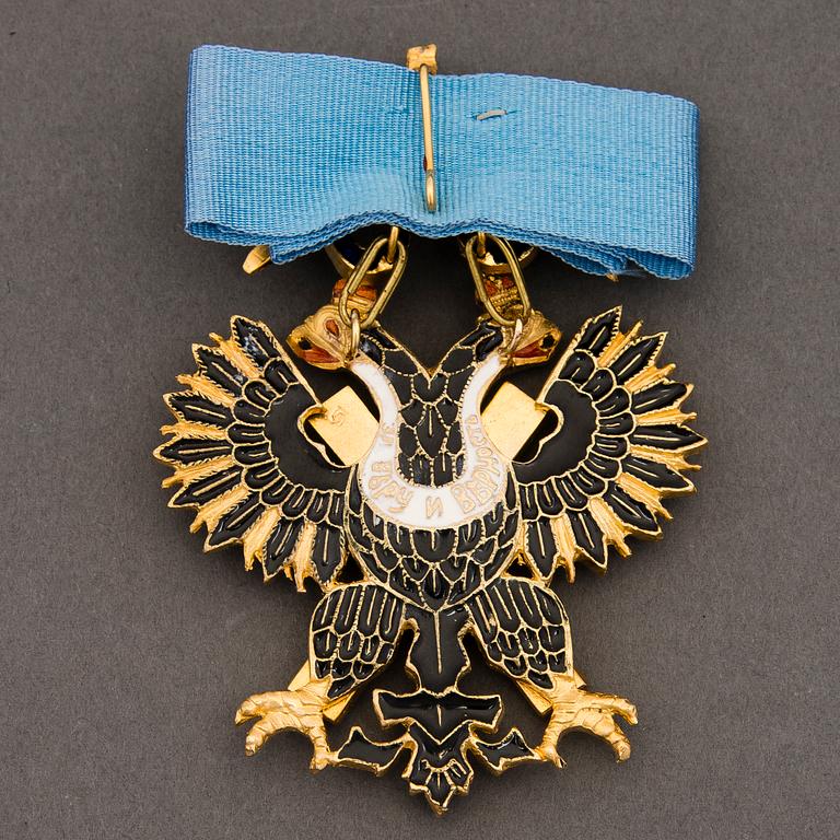 MITALI/RINTAKORU, kopio Venäjän Pyhän Andreaksen ritarikunnan merkistä, kullattua ja emaloitua pronssia, 1900-luvun lopp.