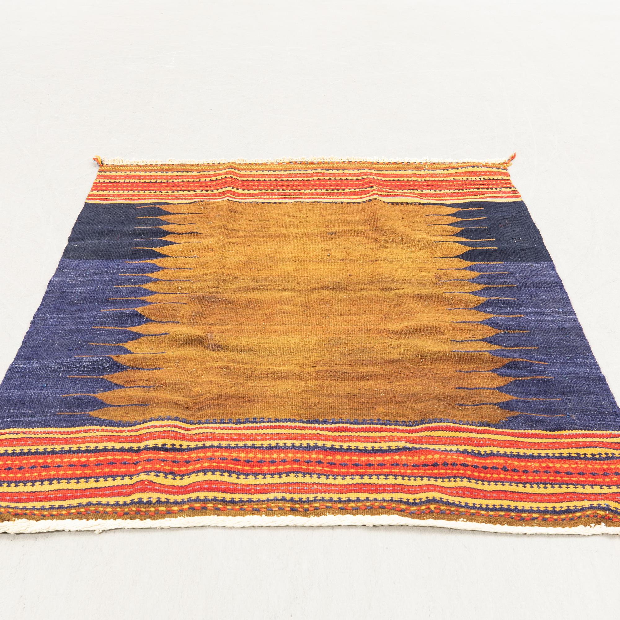 Bachtiari sofreh rug semi-antique, approx. 160x129 cm.